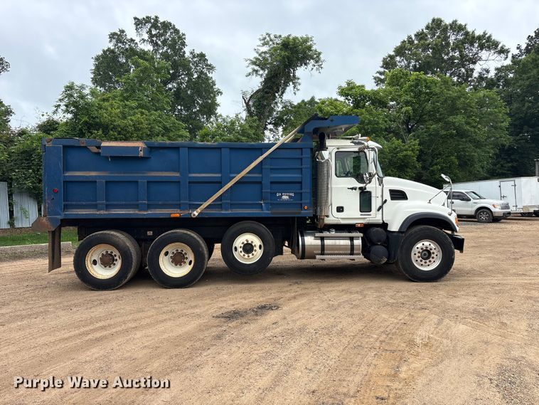 image for item ET2009 2007 Mack CV713 dump truck