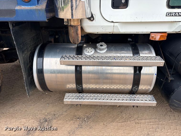 image for item ET2009 2007 Mack CV713 dump truck