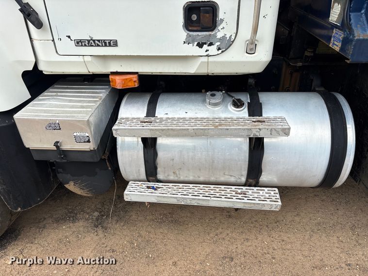 image for item ET2009 2007 Mack CV713 dump truck