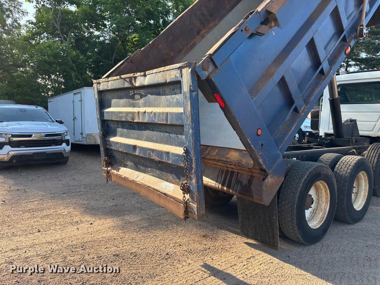 image for item ET2009 2007 Mack CV713 dump truck
