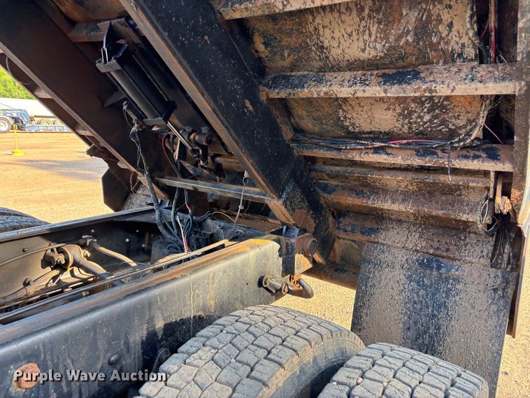 image for item ET2009 2007 Mack CV713 dump truck