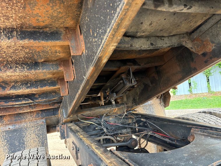 image for item ET2009 2007 Mack CV713 dump truck