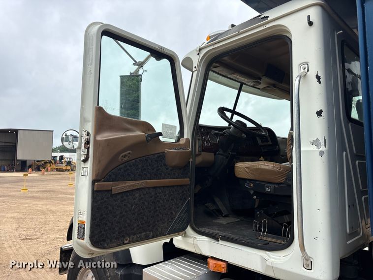 image for item ET2009 2007 Mack CV713 dump truck
