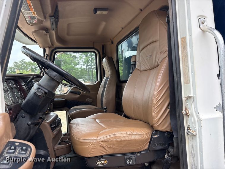 image for item ET2009 2007 Mack CV713 dump truck