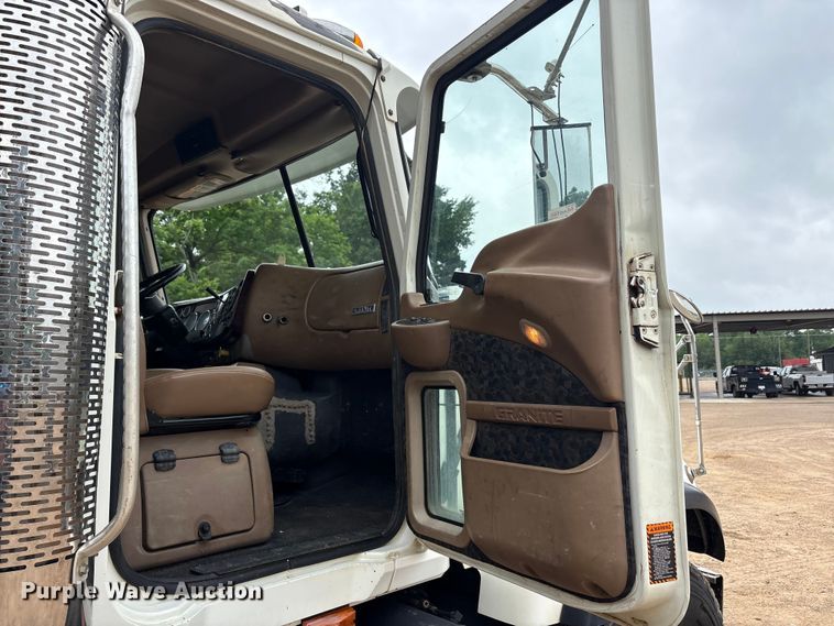 image for item ET2009 2007 Mack CV713 dump truck