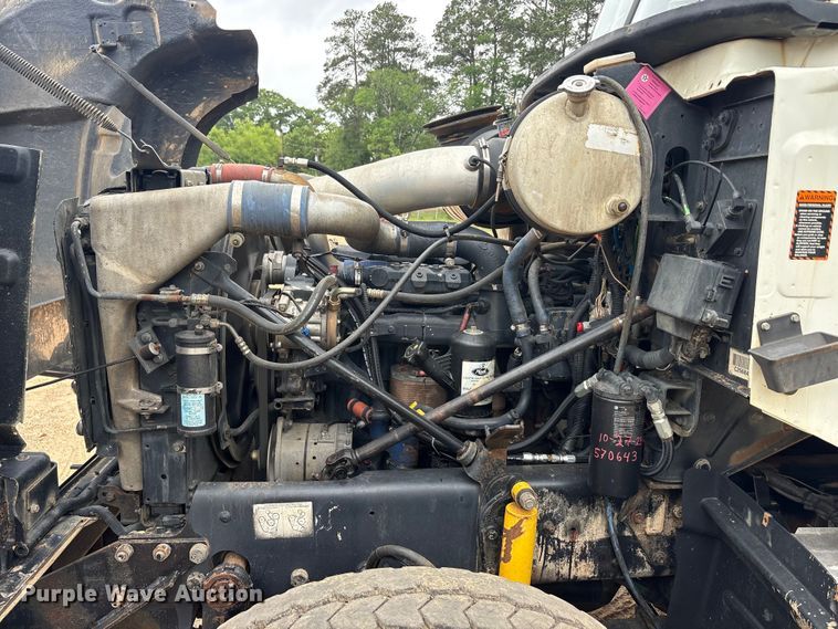 image for item ET2009 2007 Mack CV713 dump truck