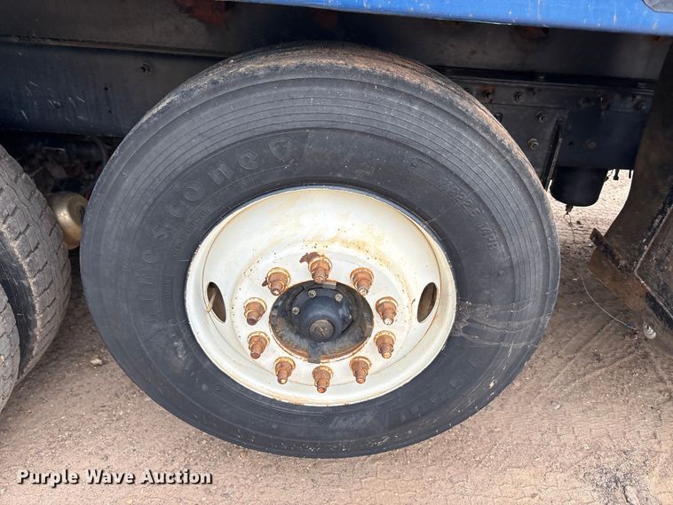 image for item ET2009 2007 Mack CV713 dump truck