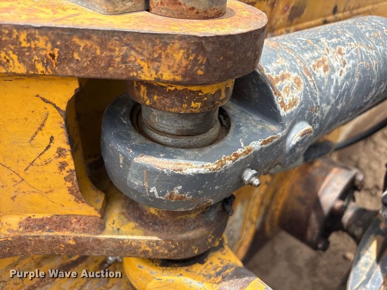 image for item ET2011 2017 John Deere 700K LGP dozer