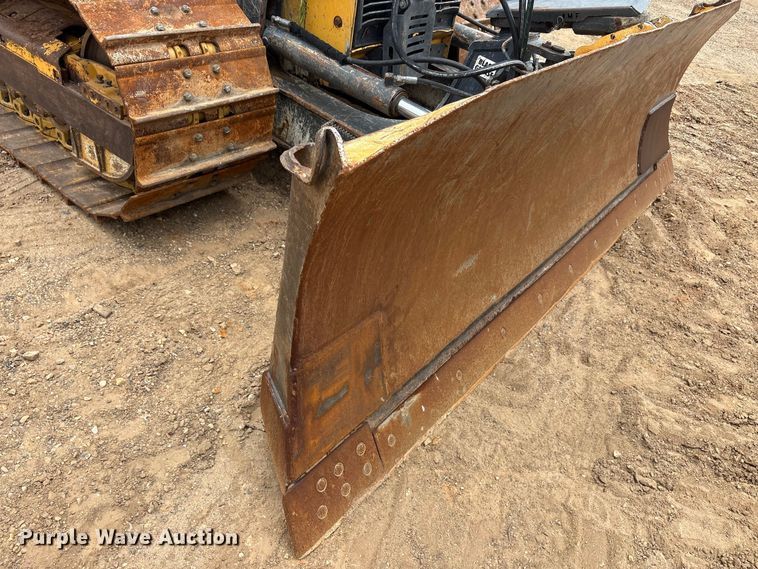 image for item ET2011 2017 John Deere 700K LGP dozer