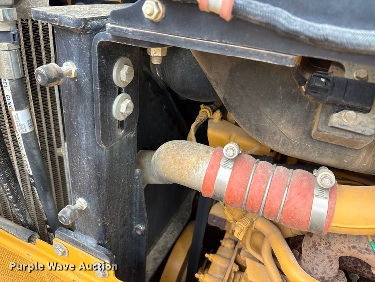 image for item ET2011 2017 John Deere 700K LGP dozer