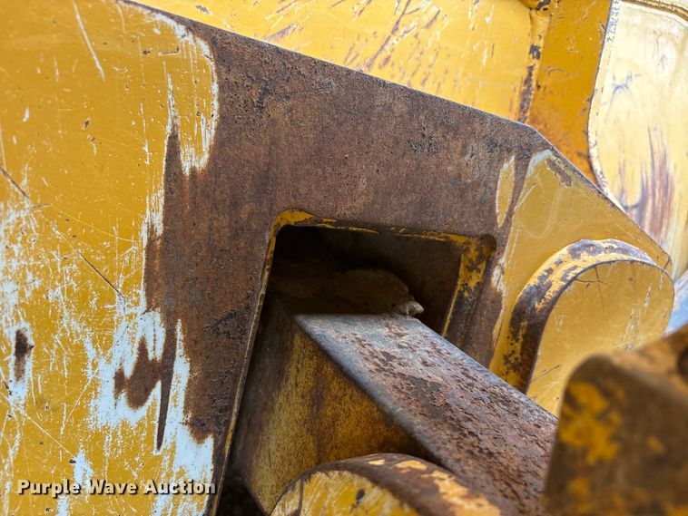 image for item ET2011 2017 John Deere 700K LGP dozer