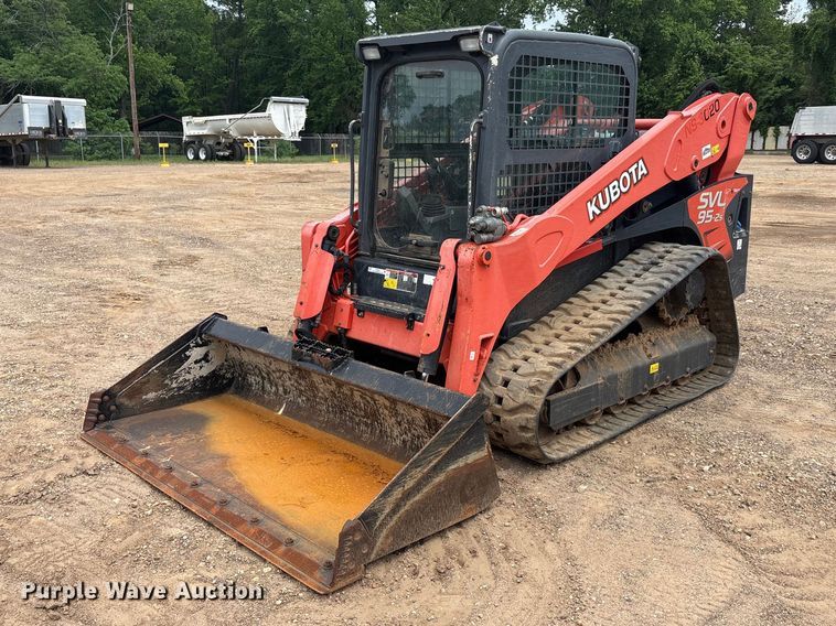 image for item ET2012 2018 Kubota SVL 95 tracked skid steer loader