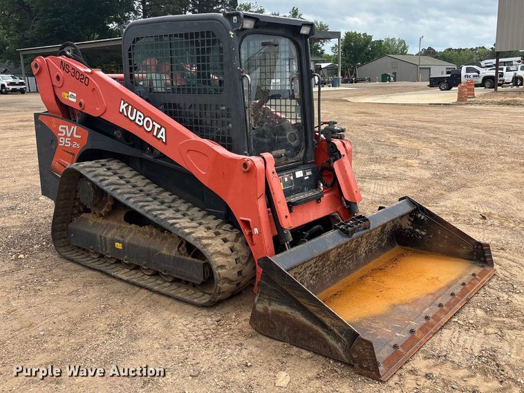 image for item ET2012 2018 Kubota SVL 95 tracked skid steer loader