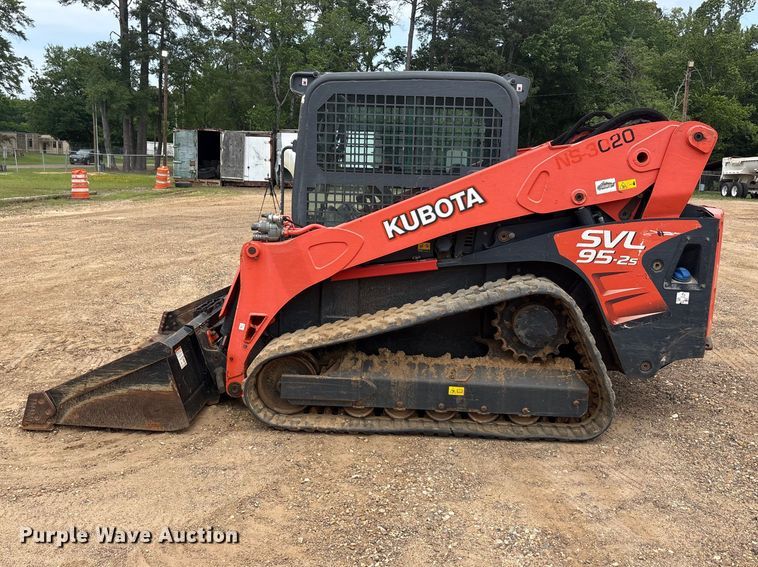 image for item ET2012 2018 Kubota SVL 95 tracked skid steer loader