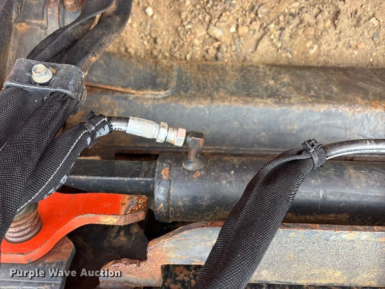 image for item ET2012 2018 Kubota SVL 95 tracked skid steer loader