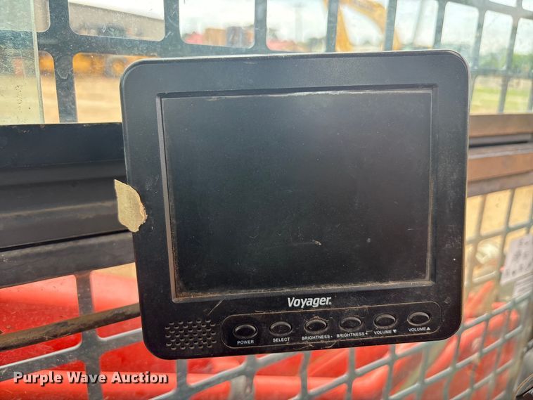 image for item ET2012 2018 Kubota SVL 95 tracked skid steer loader