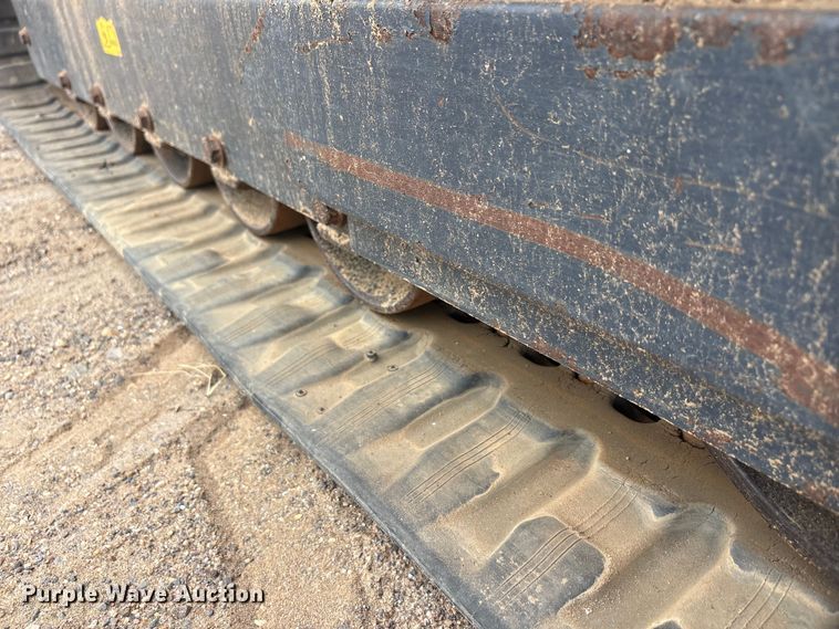 image for item ET2012 2018 Kubota SVL 95 tracked skid steer loader