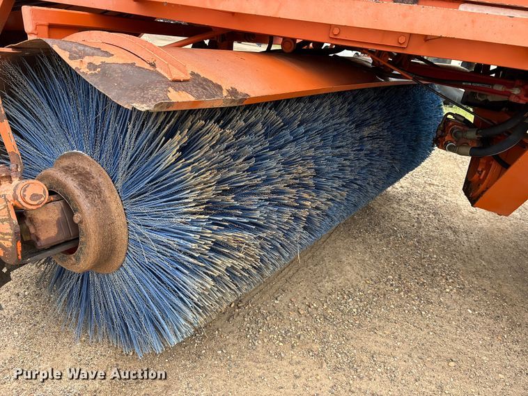 image for item ET2015 2002 Broce RJ350 broom