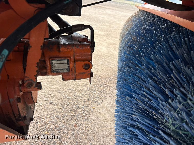 image for item ET2015 2002 Broce RJ350 broom