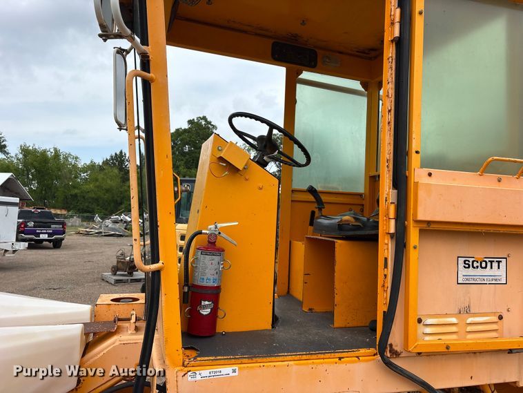 image for item ET2018 Rosco RB-48 broom
