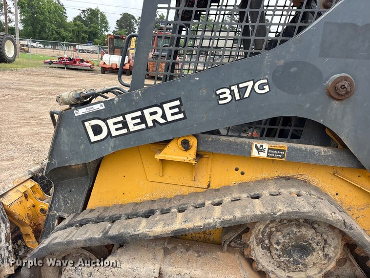image for item ET2026 2017 John Deere 317G tracked skid steer loader