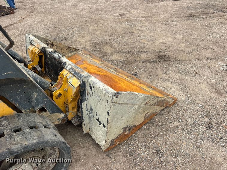 image for item ET2026 2017 John Deere 317G tracked skid steer loader