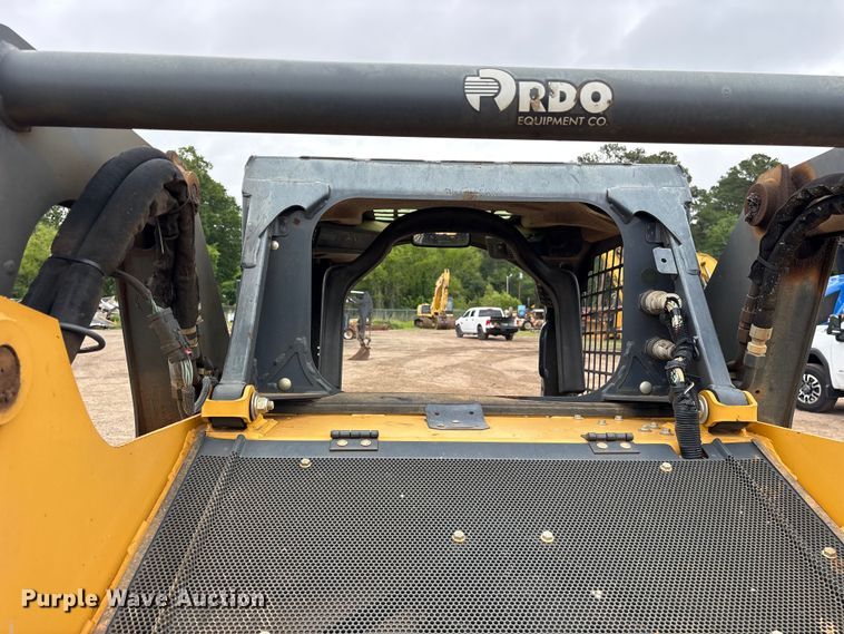 image for item ET2026 2017 John Deere 317G tracked skid steer loader