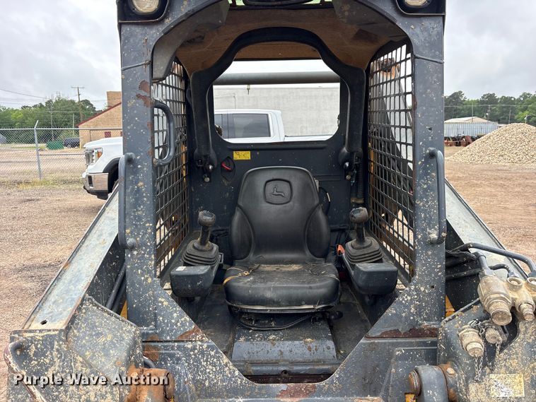 image for item ET2026 2017 John Deere 317G tracked skid steer loader