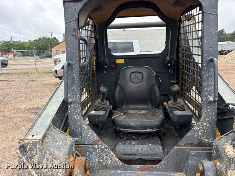 image for item ET2026 2017 John Deere 317G tracked skid steer loader