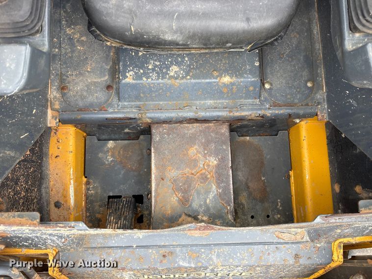image for item ET2026 2017 John Deere 317G tracked skid steer loader