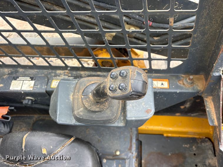 image for item ET2026 2017 John Deere 317G tracked skid steer loader