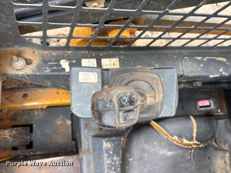image for item ET2026 2017 John Deere 317G tracked skid steer loader