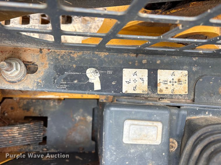 image for item ET2026 2017 John Deere 317G tracked skid steer loader