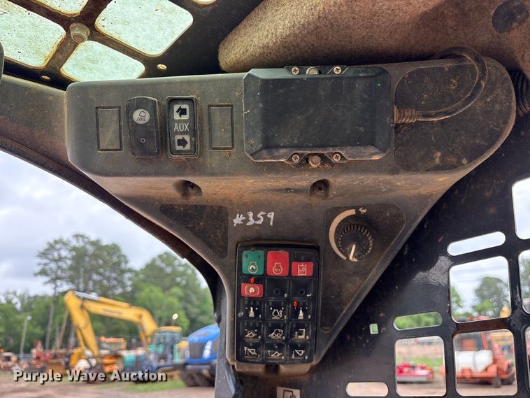 image for item ET2026 2017 John Deere 317G tracked skid steer loader