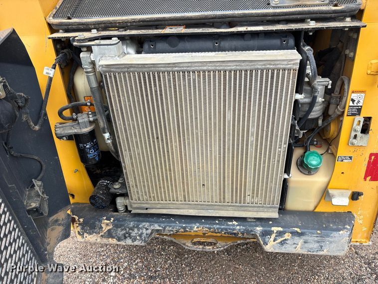 image for item ET2026 2017 John Deere 317G tracked skid steer loader