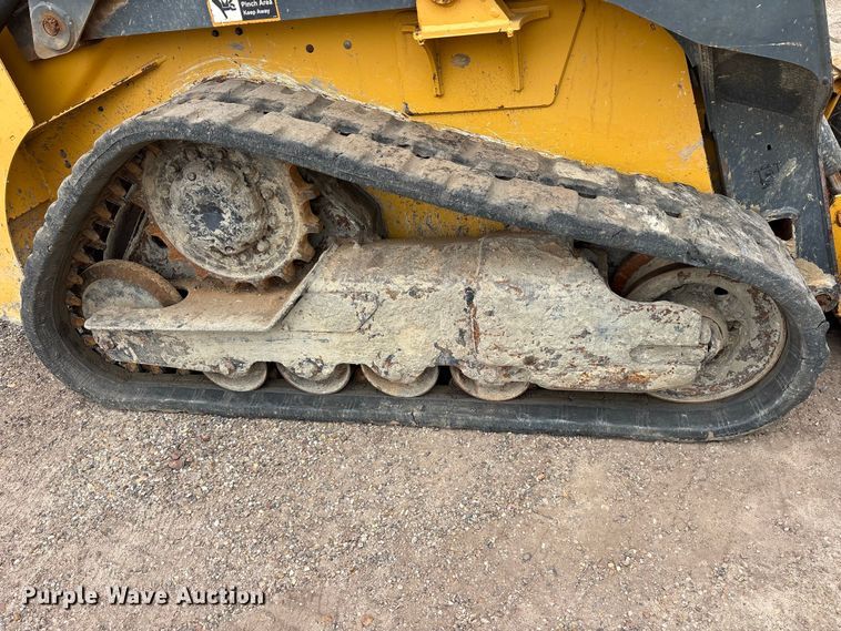 image for item ET2026 2017 John Deere 317G tracked skid steer loader