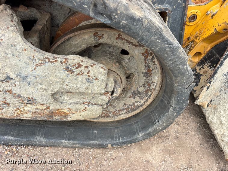 image for item ET2026 2017 John Deere 317G tracked skid steer loader