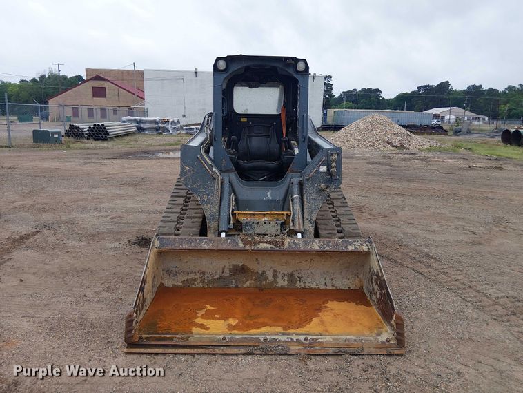 image for item ET2027 2017 John Deere 323E tracked skid steer loader