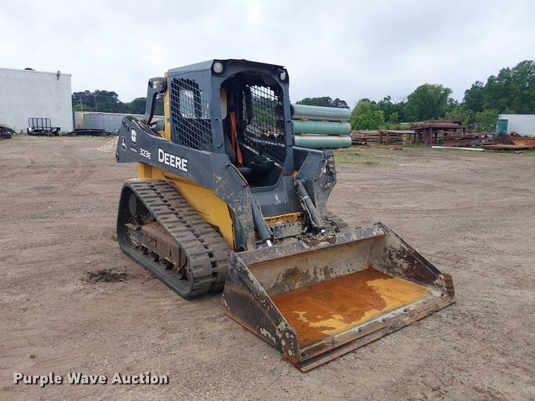image for item ET2027 2017 John Deere 323E tracked skid steer loader