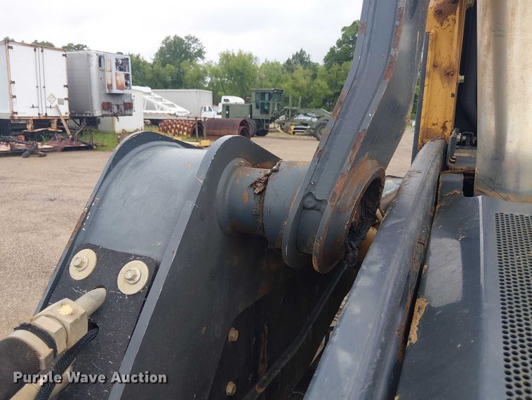 image for item ET2027 2017 John Deere 323E tracked skid steer loader