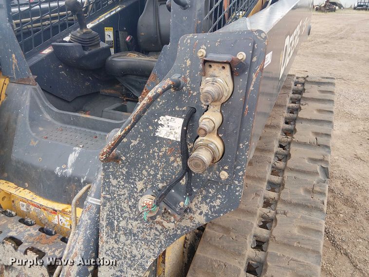 image for item ET2027 2017 John Deere 323E tracked skid steer loader