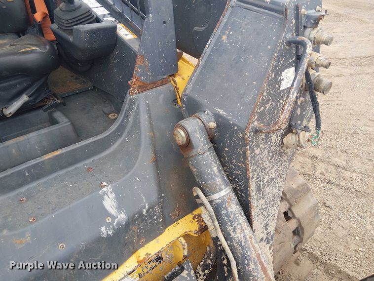 image for item ET2027 2017 John Deere 323E tracked skid steer loader