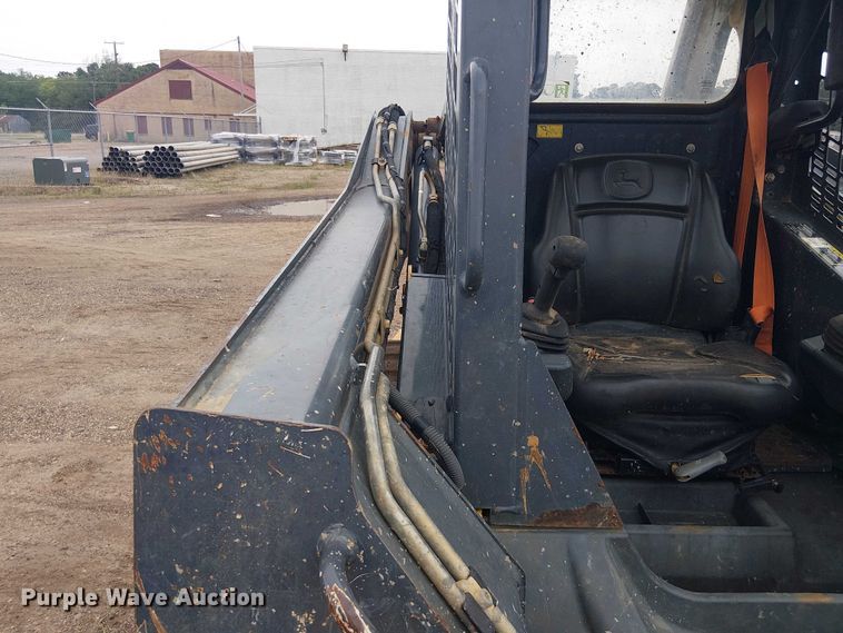 image for item ET2027 2017 John Deere 323E tracked skid steer loader