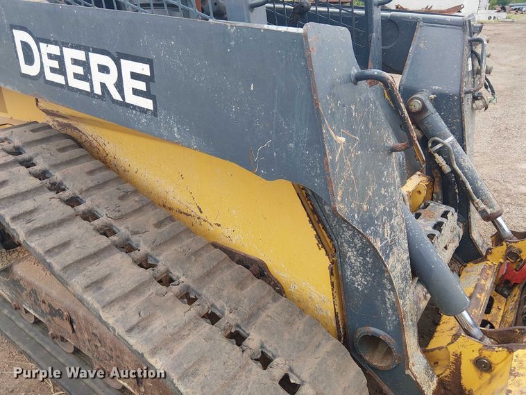 image for item ET2027 2017 John Deere 323E tracked skid steer loader
