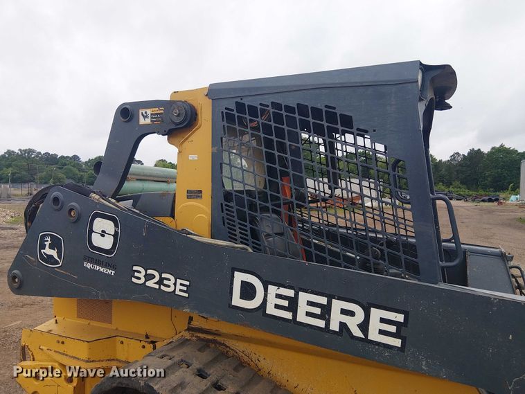 image for item ET2027 2017 John Deere 323E tracked skid steer loader