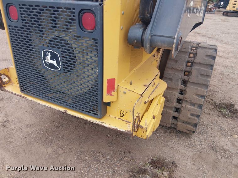 image for item ET2027 2017 John Deere 323E tracked skid steer loader
