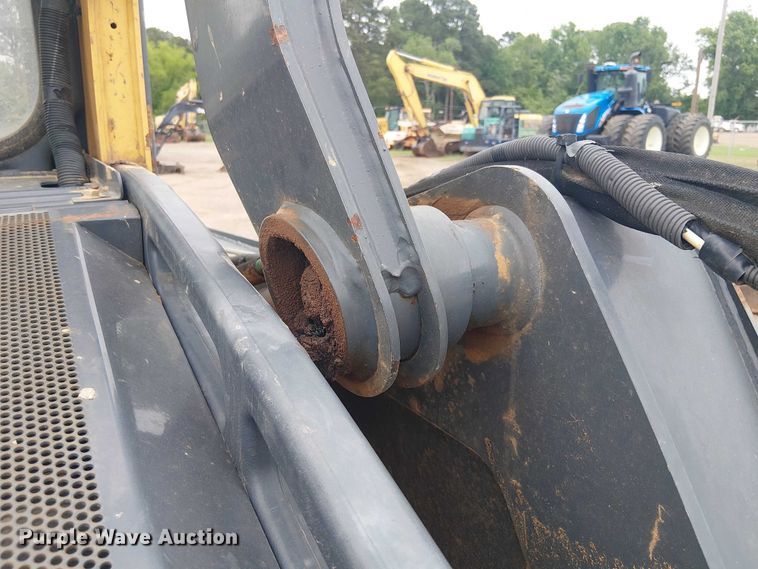 image for item ET2027 2017 John Deere 323E tracked skid steer loader