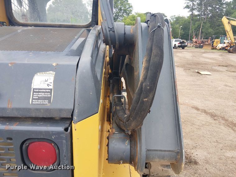 image for item ET2027 2017 John Deere 323E tracked skid steer loader