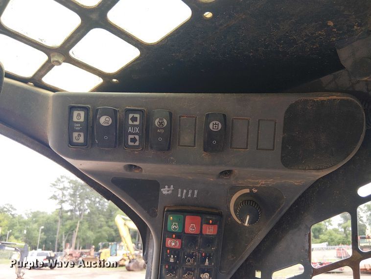 image for item ET2027 2017 John Deere 323E tracked skid steer loader
