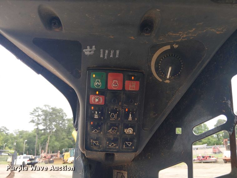 image for item ET2027 2017 John Deere 323E tracked skid steer loader